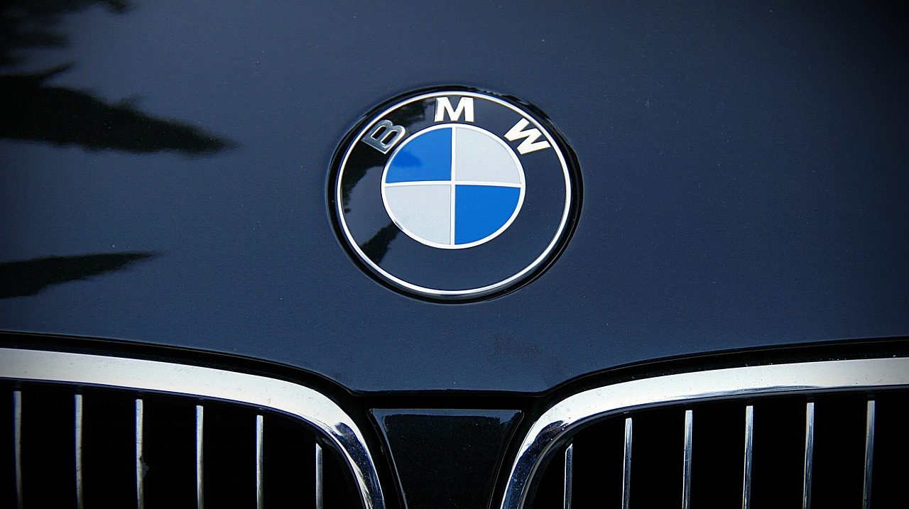 bmw, car, car brand-1368279.jpg